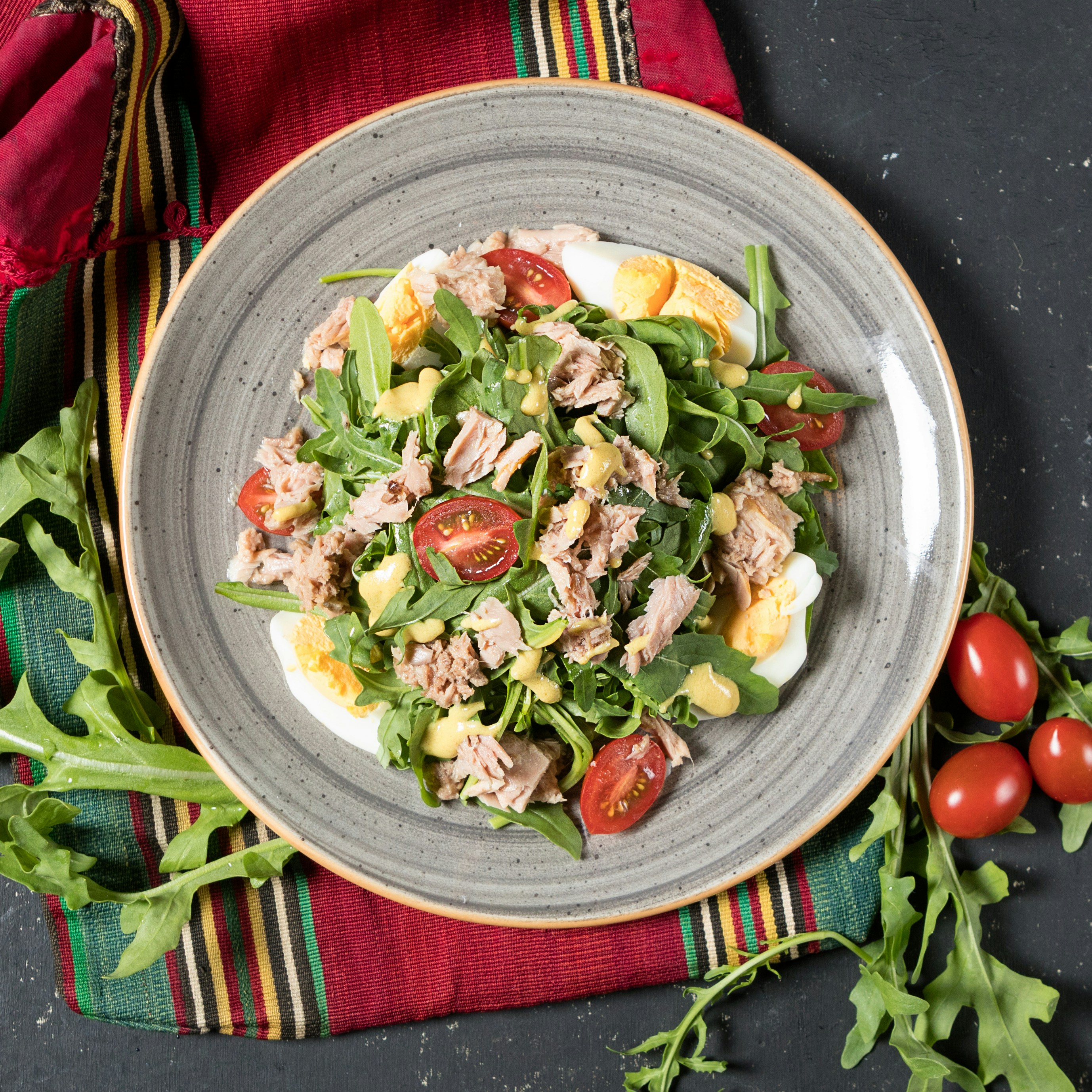 Niçoise-salat med tunfisk, egg og oliven