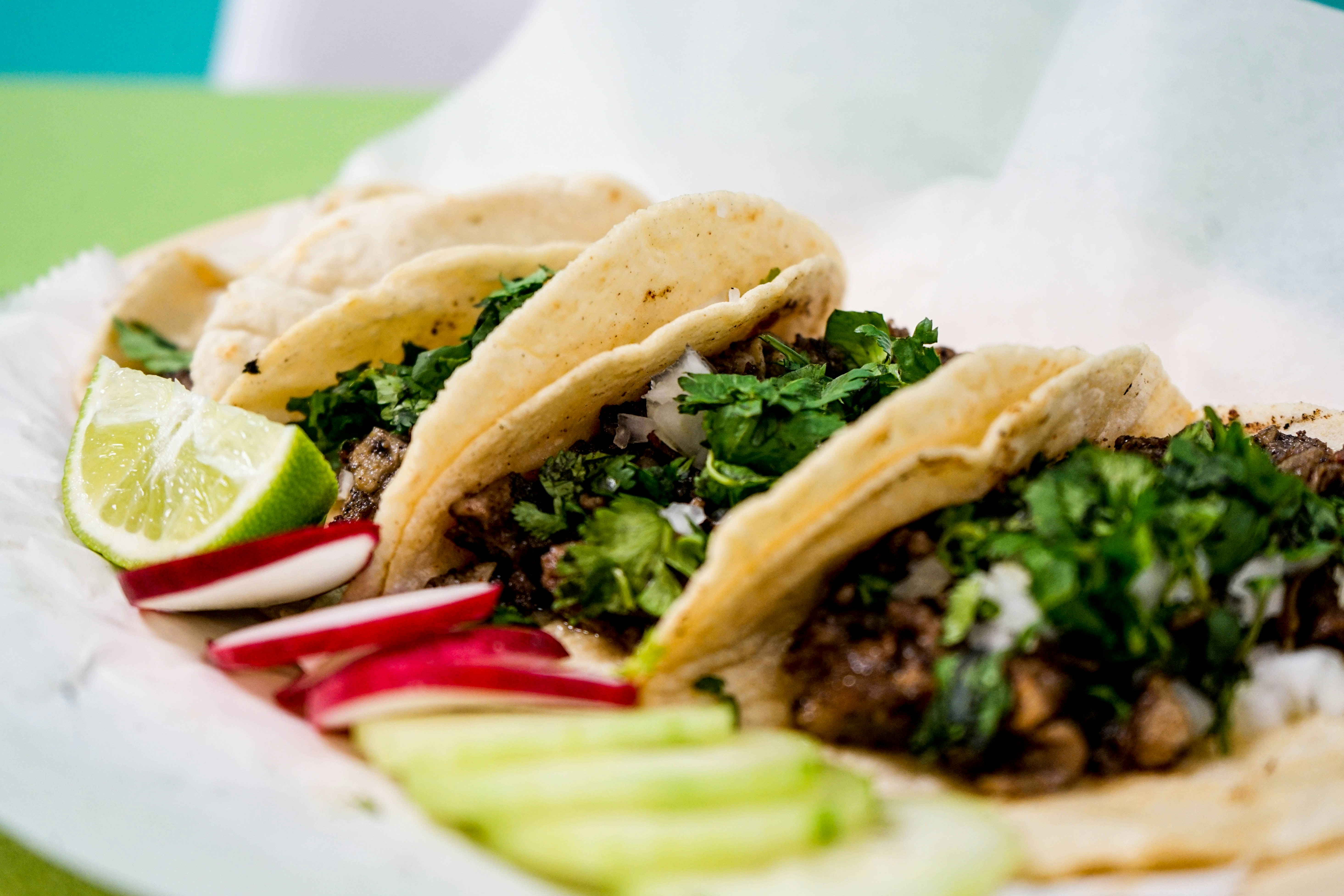 taco på et trebord
